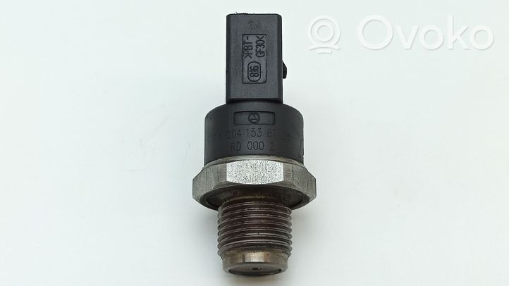 Mercedes-Benz E W211 Sensor de presión de combustible 0281002504