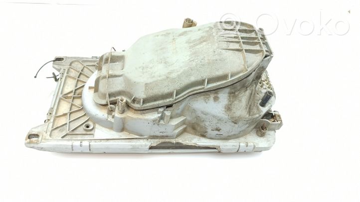 Mercedes-Benz E W123 Lampa przednia 11777900