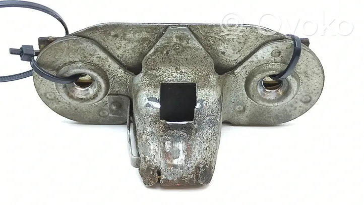 Mercedes-Benz 250 280 C CE W114 Trunk lock loop 