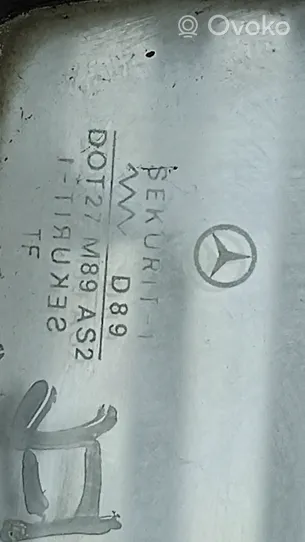 Mercedes-Benz COMPAKT W115 Takakulmaikkunan ikkunalasi DOT27M89AS2