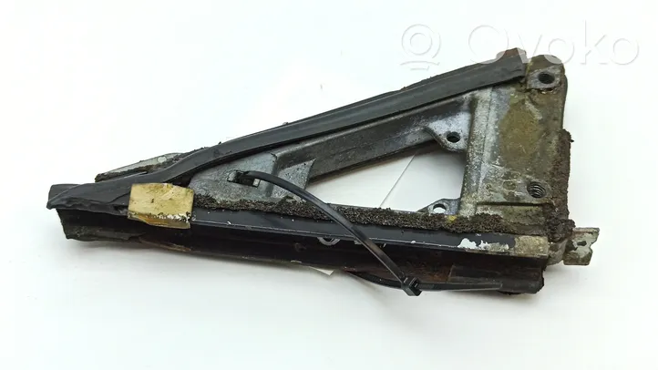 Mercedes-Benz COMPAKT W115 Altro elemento di rivestimento della portiera anteriore 1157250966