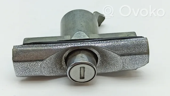 Mercedes-Benz COMPAKT W115 Tailgate exterior lock 