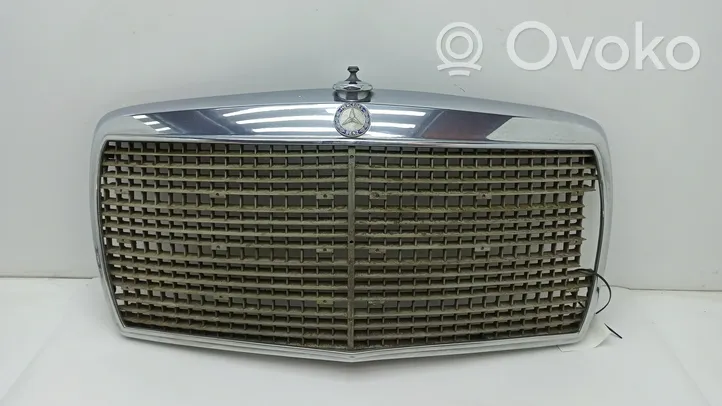 Mercedes-Benz COMPAKT W115 Atrapa chłodnicy / Grill 1158880523