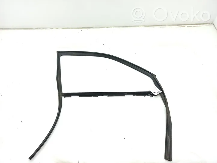 Lexus LS 430 Rubber seal front door window/glass 0010GJ3180557