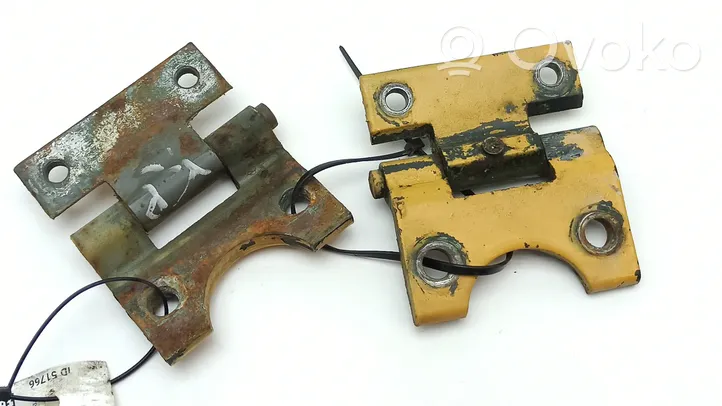 Mercedes-Benz 280 450 W116 Front door hinge set 