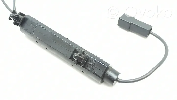 Mercedes-Benz CLK A208 C208 Amplificatore antenna 2028202389