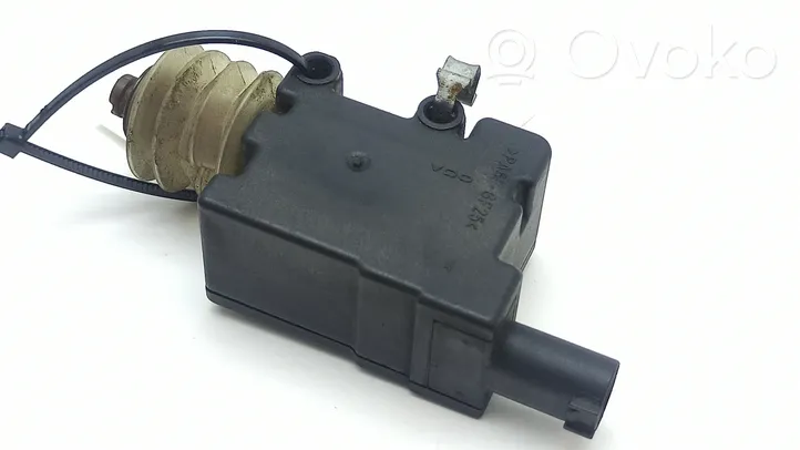 BMW Z4 E85 E86 Fuel tank cap lock motor 8377426