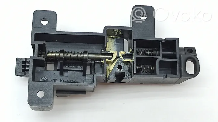 BMW Z4 E85 E86 Zamek podłokietnika tunelu środkowego 754656