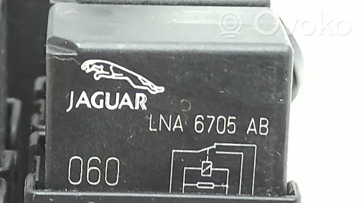 Jaguar XJ X308 Sterownik świateł awaryjnych LNA6705AB