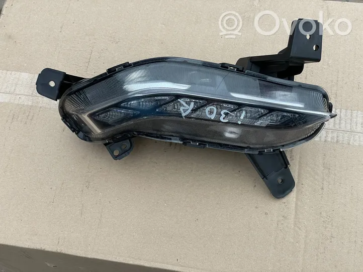 Hyundai i30 Phare de jour LED 92208G4210