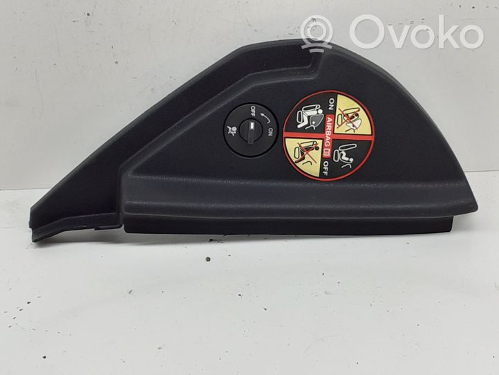 Renault Megane II Rivestimento estremità laterale del cruscotto 82000179045