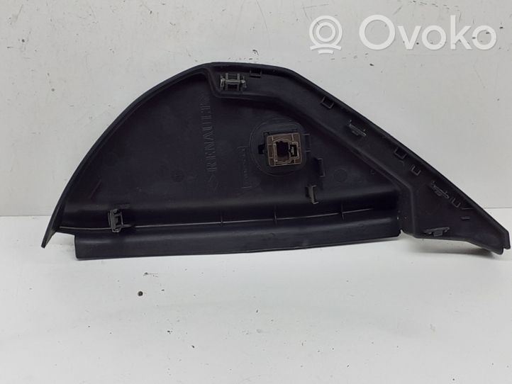 Renault Megane II Boczny element deski rozdzielczej 82000179045