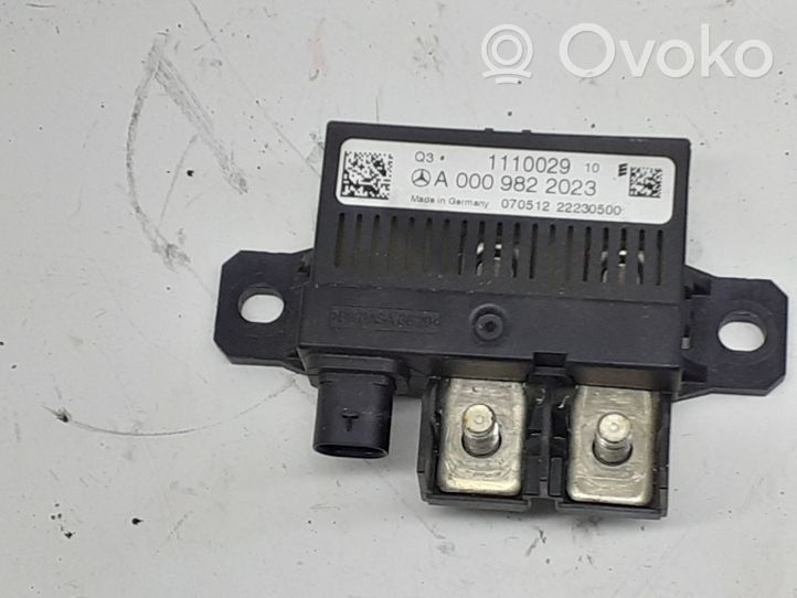 Mercedes-Benz B W246 W242 Latauksen rele A0009822023