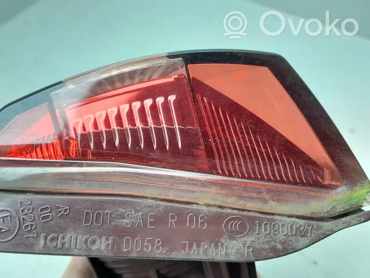 Infiniti QX70 S51 Задний фонарь в крышке 