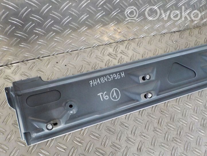 Volkswagen Transporter - Caravelle T5 Listwa drzwi bocznych / przesuwanych 