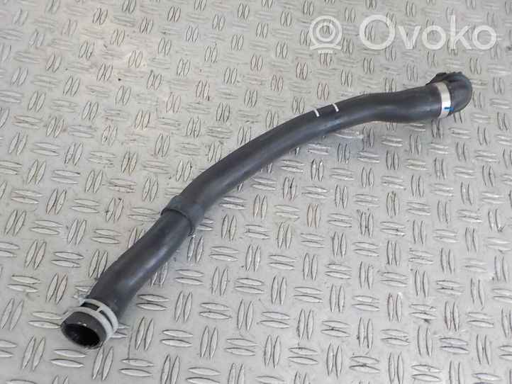 Volvo XC40 Tuyau de liquide de refroidissement moteur 32222081