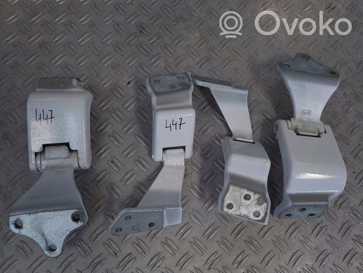 Mercedes-Benz Vito Viano W447 Set di cerniere portiera di carico A4477407700