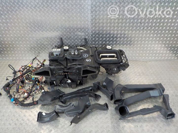 Mercedes-Benz Vito Viano W447 Scatola climatizzatore riscaldamento abitacolo assemblata A4478322023