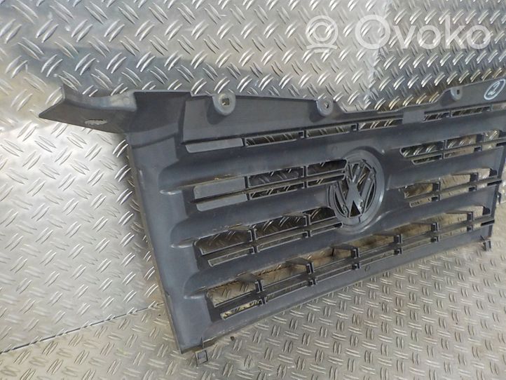 Volkswagen Crafter Grille calandre supérieure de pare-chocs avant 2E0853653