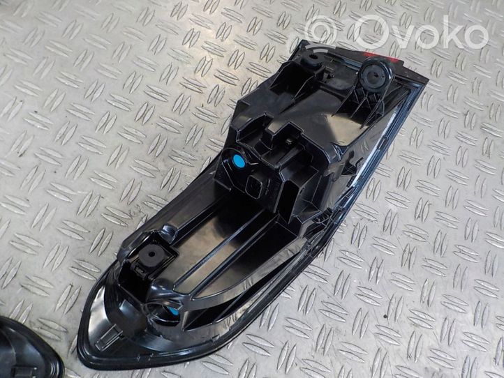 BMW 2 Active Tourer U06 Set feux arrière / postérieurs 