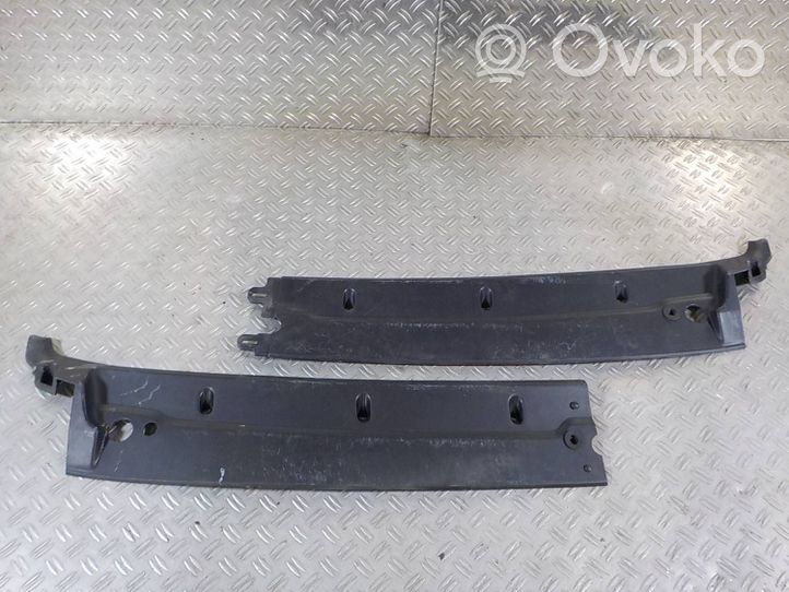 Iveco Daily 4th gen Rivestimento del tergicristallo 504022283