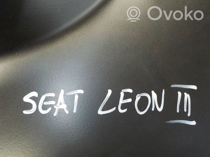Seat Leon (5F) Takalokasuojan reuna 5F9809402A