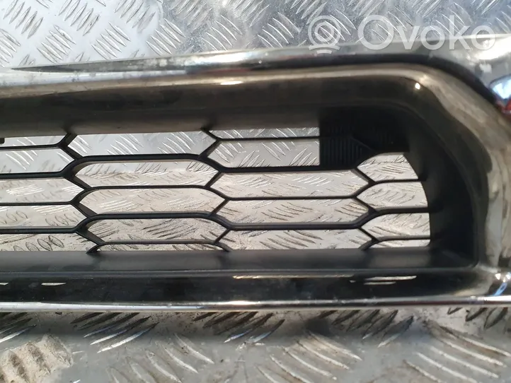 Mitsubishi Galant Maskownica / Grill / Atrapa górna chłodnicy MR441120