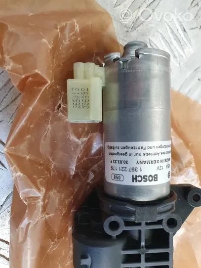 Audi A4 S4 B9 Zuziehhilfe Heckklappe Kofferraumdeckel 8W9827852E