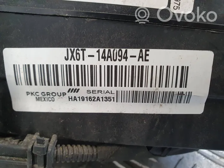 Ford Focus Fuse box set JX6T-14A094-AE