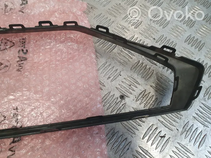 Seat Leon IV Maskownica / Grill / Atrapa górna chłodnicy 5FA853643