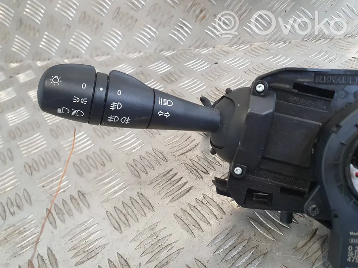 Renault Clio IV Leva/interruttore dell’indicatore di direzione e tergicristallo 255671163R