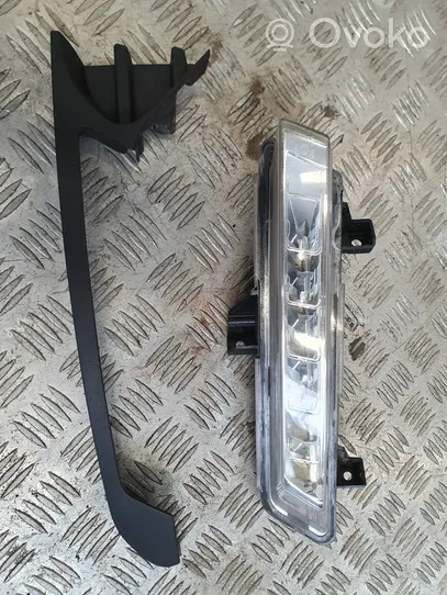 Renault Clio IV Lampa LED do jazdy dziennej 266051034R