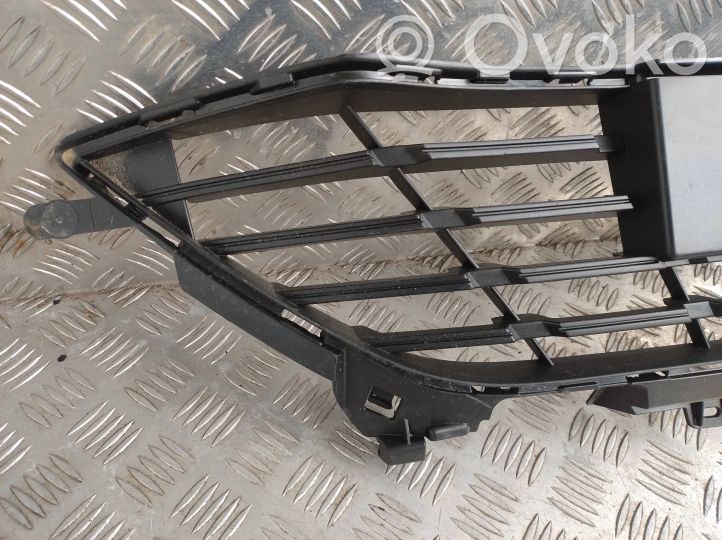 622548476R Renault Megane IV Unteres Gitter dreiteilig vorne 
