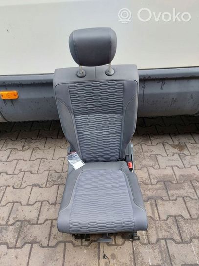 Opel Zafira C Kanapa tylna / Fotel drugiego rzędu 