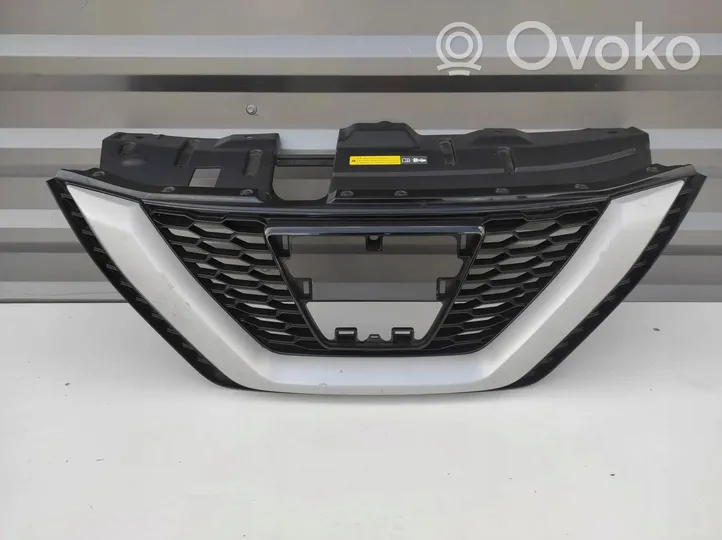 Nissan Qashqai Griglia superiore del radiatore paraurti anteriore 