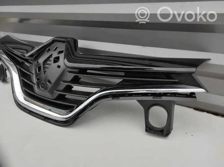 Renault Captur Maskownica / Grill / Atrapa górna chłodnicy 