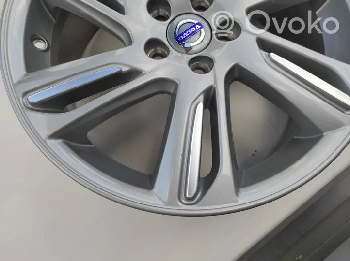 Volvo V40 Cerchione in lega R18 31381860