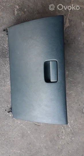 Nissan Almera Paneelin laatikon/hyllyn pehmuste 