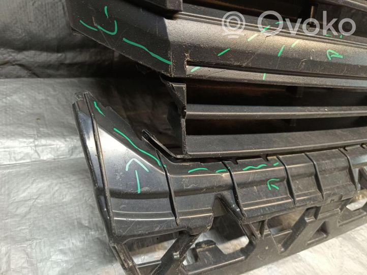 Volkswagen Crafter Maskownica / Grill / Atrapa górna chłodnicy 7C0853653F