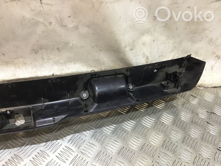 Mercedes-Benz ML W166 Kita bagažinės apdailos detalė A1667400072