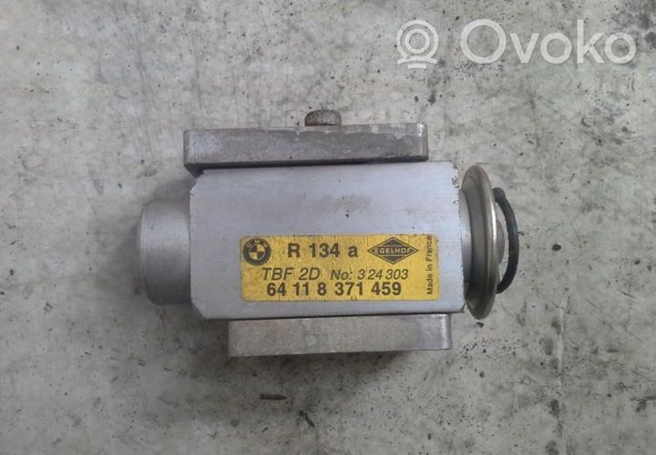 BMW 5 E39 Air conditioning (A/C) expansion valve 64118371459