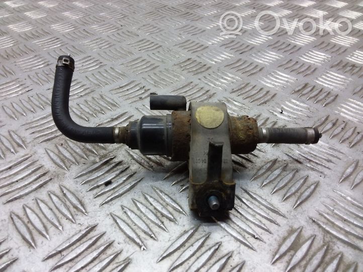 Volkswagen Caddy Pompe à carburant Webasto 2K0127023B