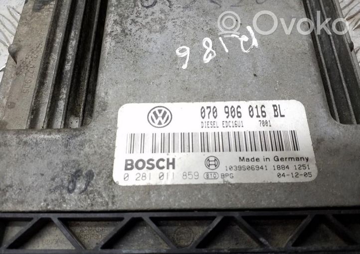 Volkswagen Touareg I Variklio valdymo blokas 070906016BL