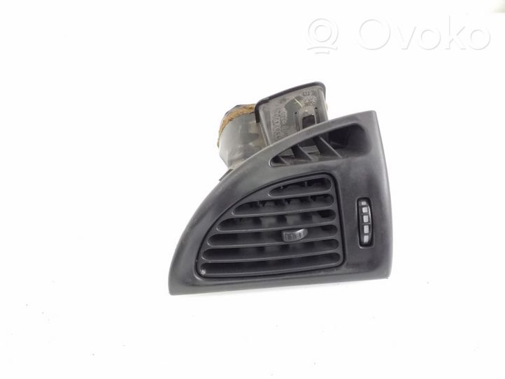 Citroen C5 Kojelaudan sivutuuletussuuttimen kehys 96326167A