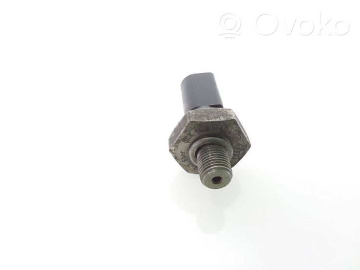 Volkswagen Touareg I Sensor de presión del aceite 06A919081F