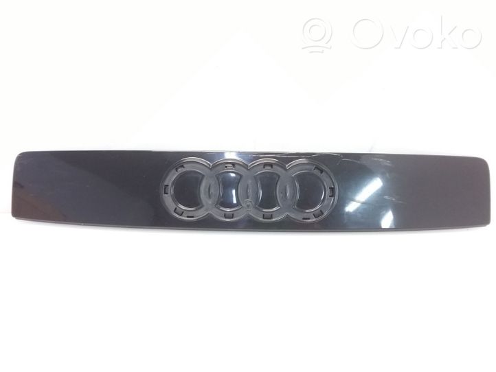 Audi A2 Atrapa chłodnicy / Grill 8Z0853631