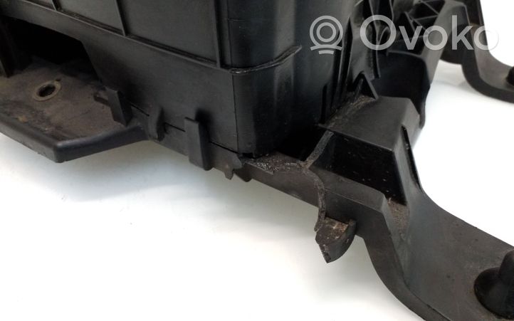 Audi A3 S3 8P Support boîte de batterie 1K0915336