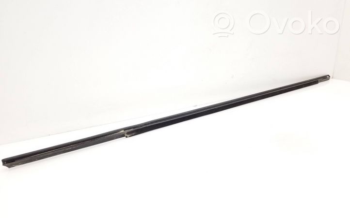 Volvo XC60 Rivestimento modanatura del vetro della portiera anteriore 31402541