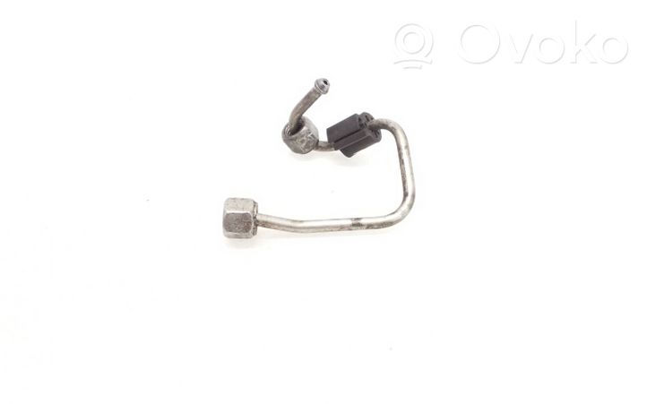 Volkswagen Caddy Fuel injector supply line/pipe 