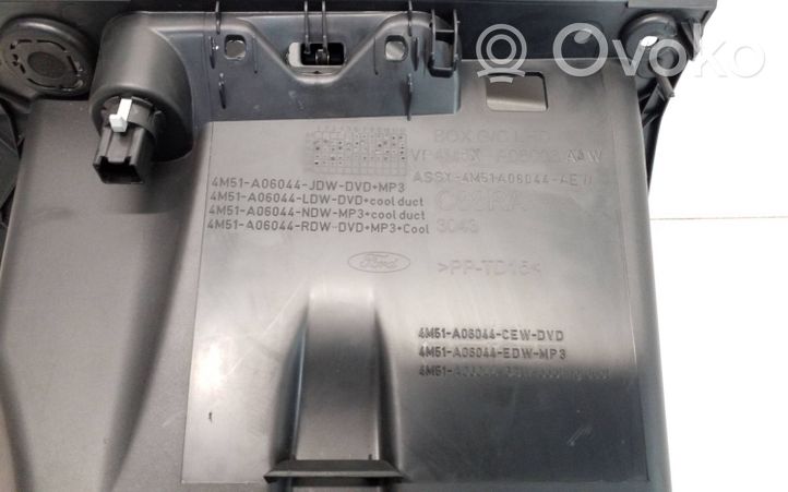 Ford Focus Daiktadėžės (bordačioko) komplektas 4M51406044AE